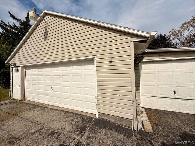 5945 Ward Road, Lewiston, NY 14132