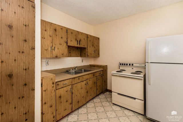 104 10th Street, Ogden, KS 66517