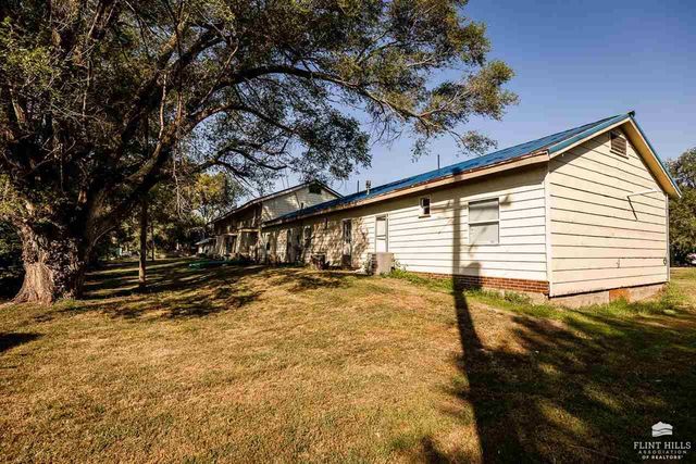 104 10th Street, Ogden, KS 66517