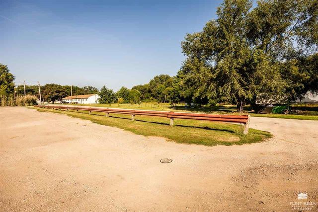 104 10th Street, Ogden, KS 66517