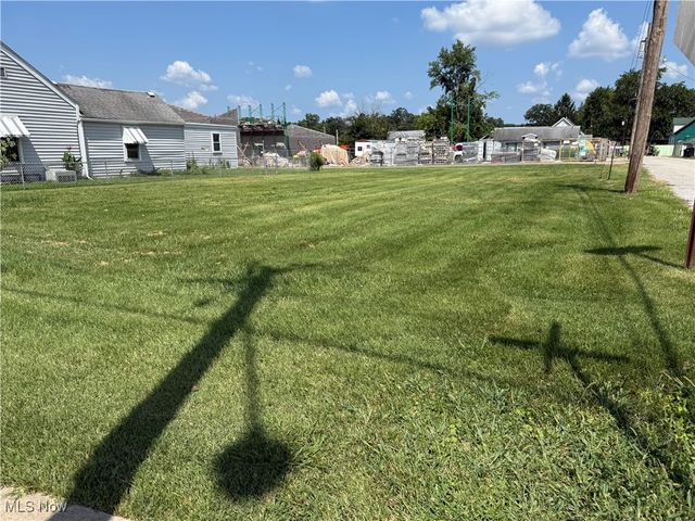 1819 7th Street, Parkersburg, WV 26101