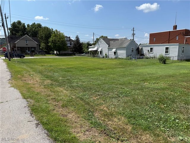 1819 7th Street, Parkersburg, WV 26101