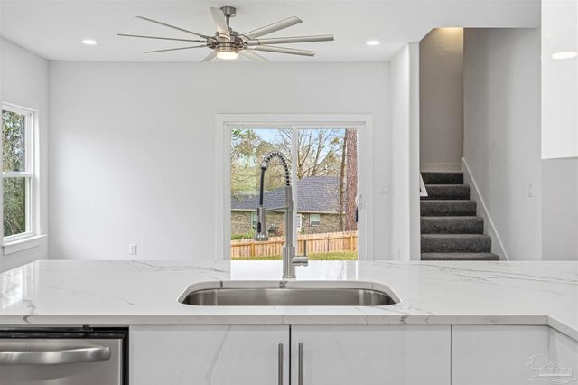 4446 Old Antioch Rd, Crestview, FL 32536