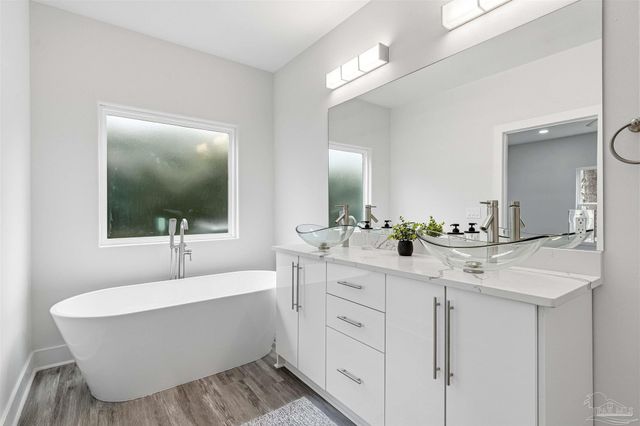 4446 Old Antioch Rd, Crestview, FL 32536