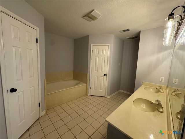 14425 S Fort Hood Street, Killeen, TX 76542