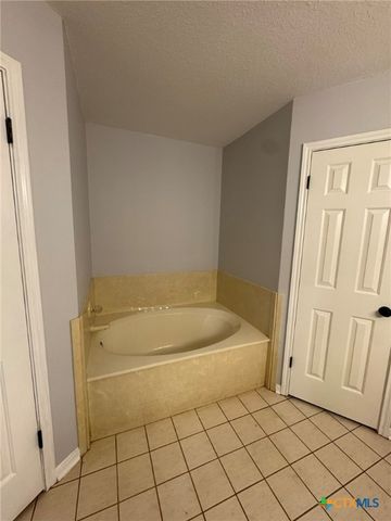 14425 S Fort Hood Street, Killeen, TX 76542