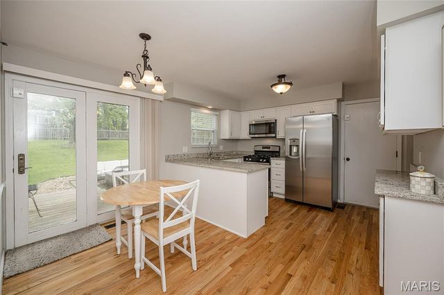 349 Nantucket Drive, Ballwin, MO 63011