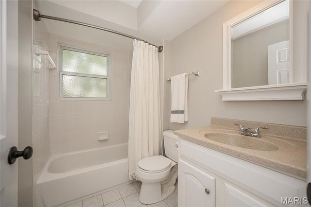 349 Nantucket Drive, Ballwin, MO 63011