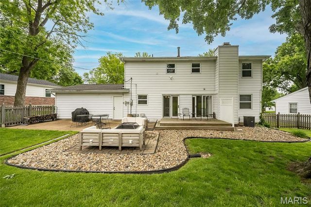 349 Nantucket Drive, Ballwin, MO 63011