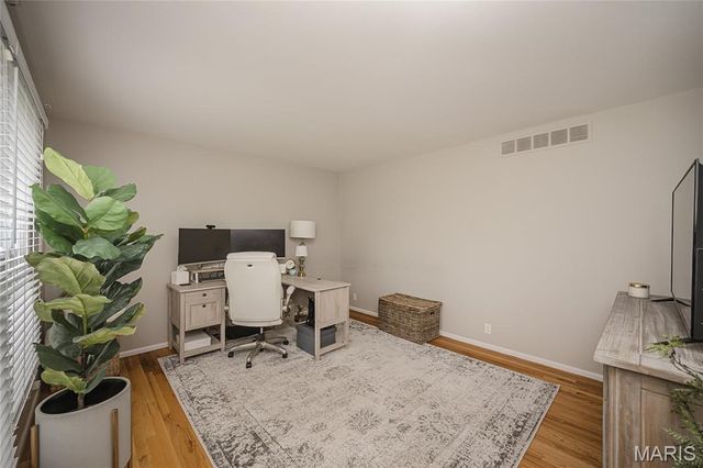 349 Nantucket Drive, Ballwin, MO 63011