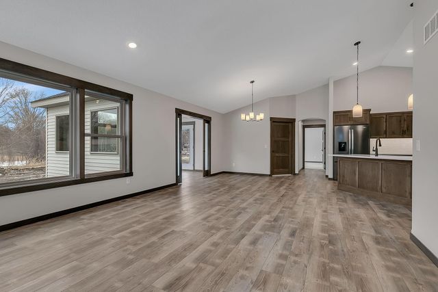 611 Brookwood Lane, Saint Cloud, MN 56303