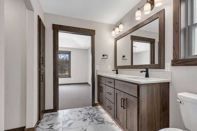 611 Brookwood Lane, Saint Cloud, MN 56303