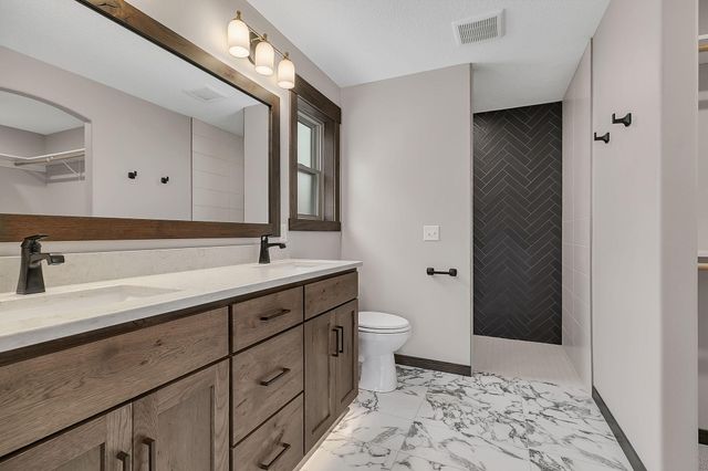 611 Brookwood Lane, Saint Cloud, MN 56303