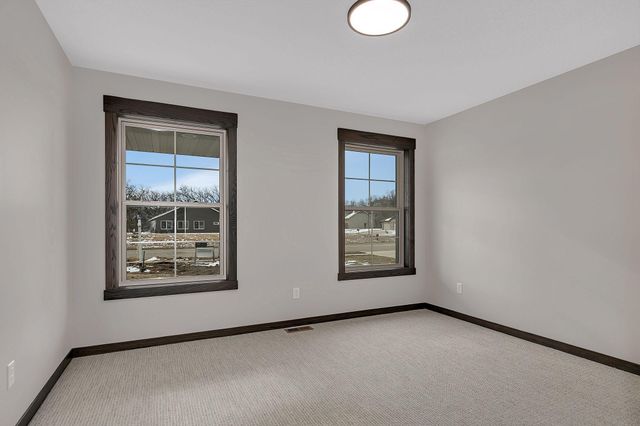 611 Brookwood Lane, Saint Cloud, MN 56303