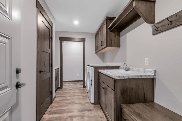611 Brookwood Lane, Saint Cloud, MN 56303