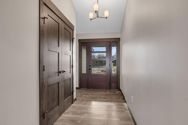 611 Brookwood Lane, Saint Cloud, MN 56303