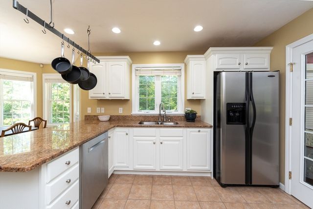 131 Old Westminster Rd, Hubbardston, MA 01452