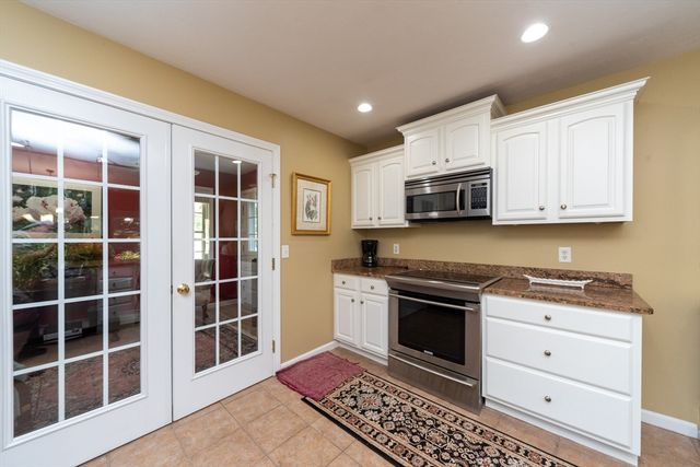 131 Old Westminster Rd, Hubbardston, MA 01452