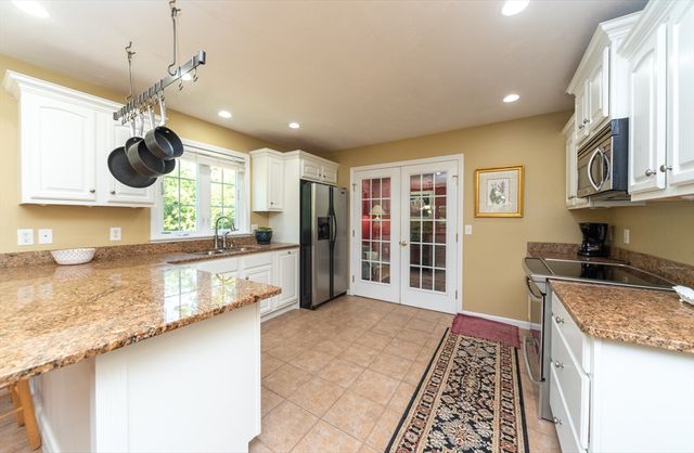 131 Old Westminster Rd, Hubbardston, MA 01452