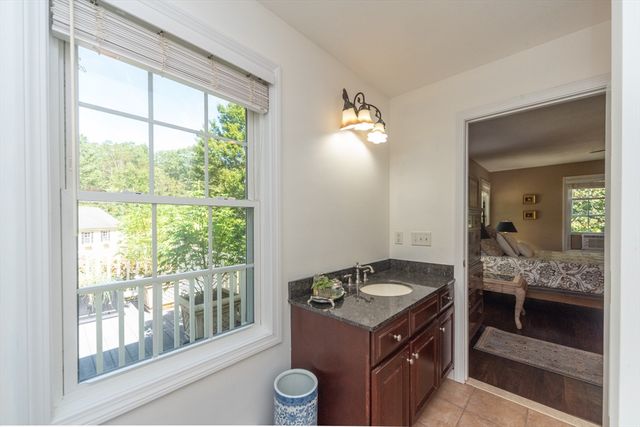 131 Old Westminster Rd, Hubbardston, MA 01452