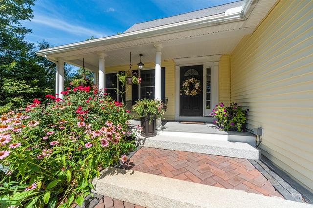 131 Old Westminster Rd, Hubbardston, MA 01452