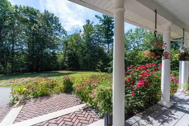 131 Old Westminster Rd, Hubbardston, MA 01452
