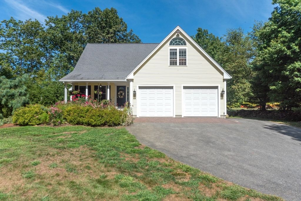 131 Old Westminster Rd, Hubbardston, MA 01452