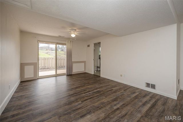 1467 Willow Brook Cove, St Louis, MO 63146