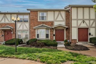 1467 Willow Brook Cove, St Louis, MO 63146