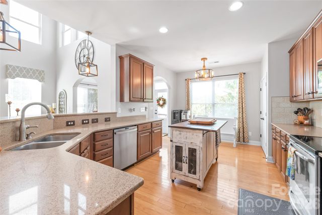 3327 Brackhill Street, Davidson, NC 28036