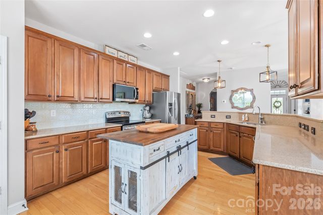 3327 Brackhill Street, Davidson, NC 28036