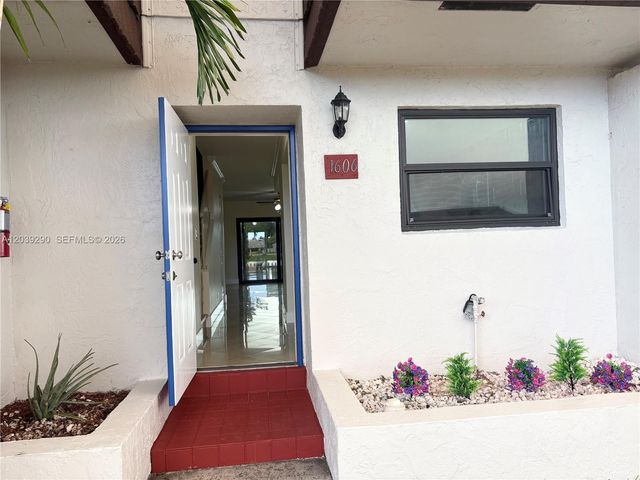 1606 NW 90th Way 1606, Pembroke Pines, FL 33024