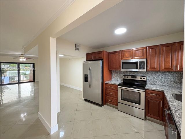 1606 NW 90th Way 1606, Pembroke Pines, FL 33024
