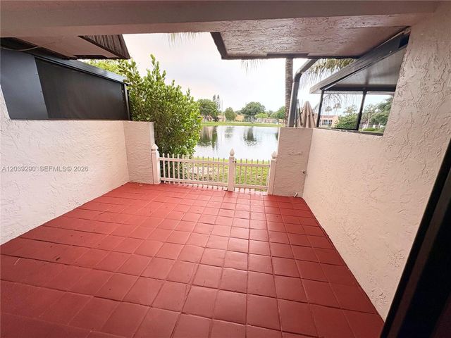 1606 NW 90th Way 1606, Pembroke Pines, FL 33024