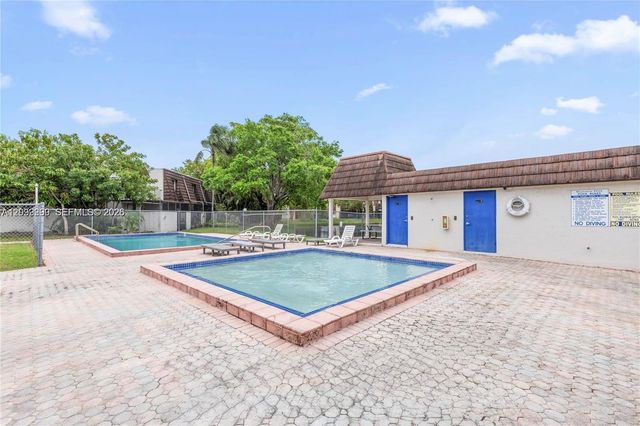 1606 NW 90th Way 1606, Pembroke Pines, FL 33024