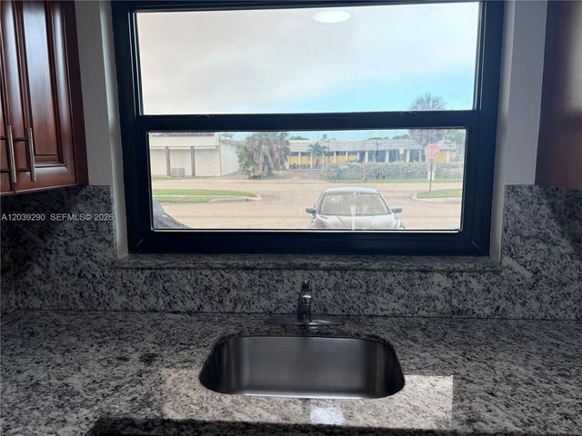 1606 NW 90th Way 1606, Pembroke Pines, FL 33024