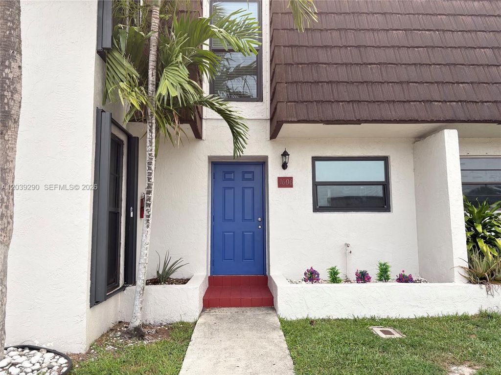1606 NW 90th Way 1606, Pembroke Pines, FL 33024