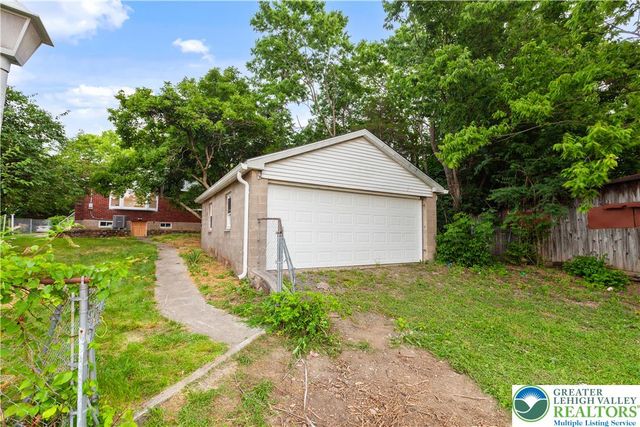 7045 Cemetery Road, Lower Mt Bethel Twp, PA 18013