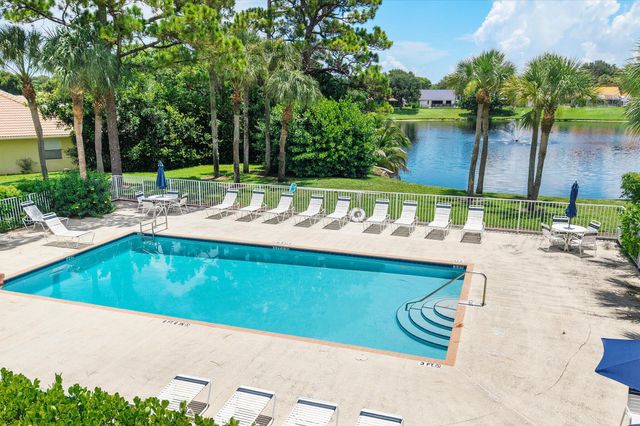 3715 Lancewood Place, Delray Beach, FL 33445