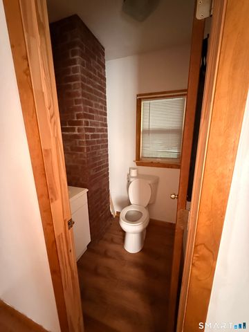21 7th Street, Ansonia, CT 06401