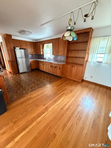 21 7th Street, Ansonia, CT 06401
