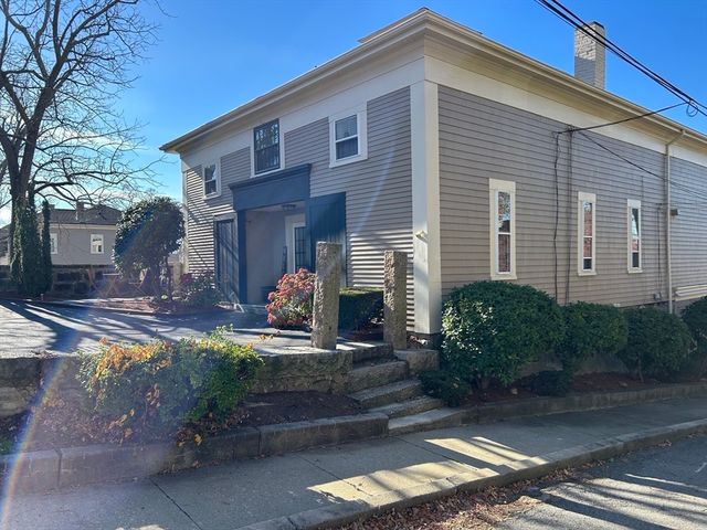 450 Rock St 1, Fall River, MA 02720