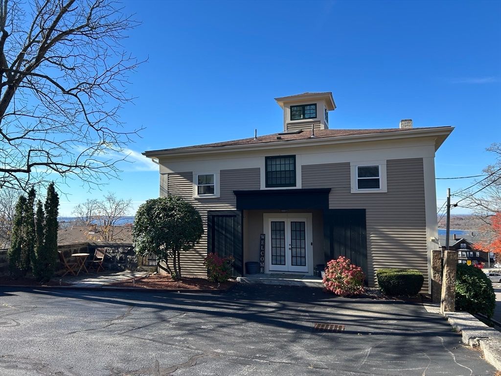 450 Rock St 1, Fall River, MA 02720