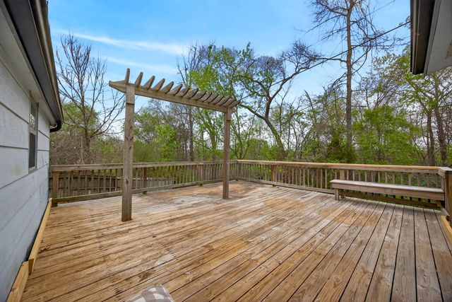18880 Shoreline Way, Fayetteville, AR 72703