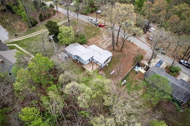 18880 Shoreline Way, Fayetteville, AR 72703