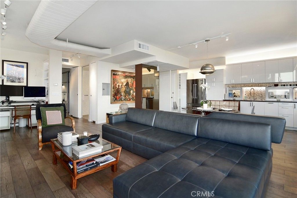 Image 11 of property listing at 4411 Los Feliz Boulevard 1007, Los Angeles, CA 90027