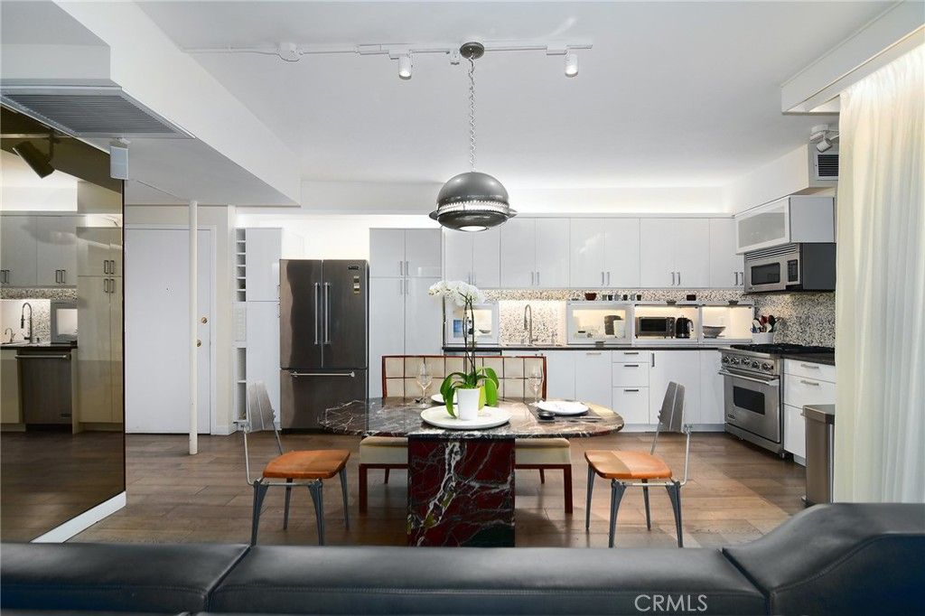 Image 12 of property listing at 4411 Los Feliz Boulevard 1007, Los Angeles, CA 90027