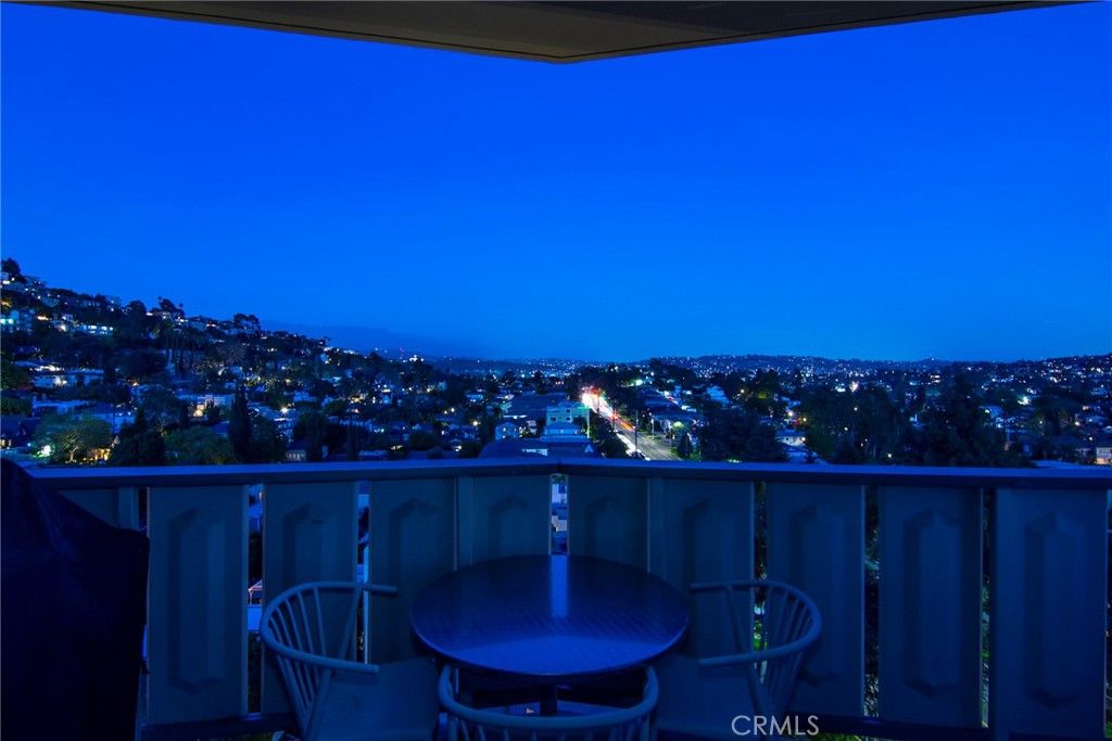 Image 9 of property listing at 4411 Los Feliz Boulevard 1007, Los Angeles, CA 90027