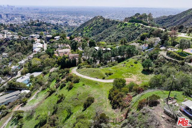 2666 Larmar Road, Los Angeles, CA 90068