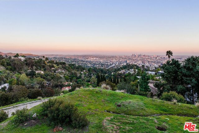 2666 Larmar Road, Los Angeles, CA 90068